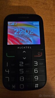 Alcatel tlačítkový mobilný telefón - 8