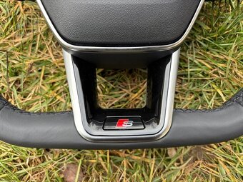 AUDI sportovy S volant kozeny zrezany perforovany - 8