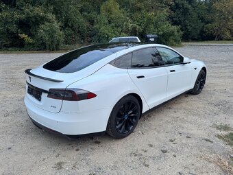 Tesla Model S P85 - Nabíjení ZDARMA - 8