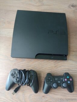 PS3 Slim, 2 ovladace, 22 hier - 8