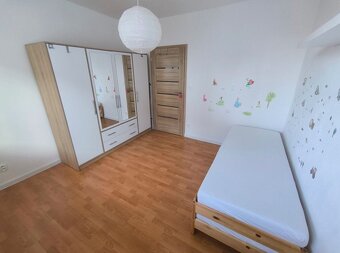 Priestranný 4-izbový byt s loggiou na prenájom – Osuského, P - 8
