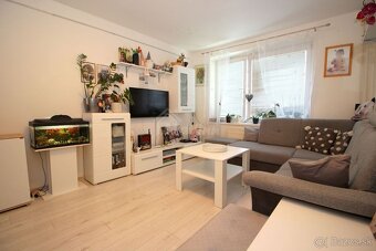 PREDAJ 3 izb BYT 74m2 s 2 balkónmi Bánovce n./B. - 8