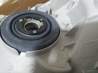 Predam nove originalne svetlo Toyota Corolla 2005-2008 - 8