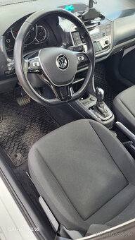 VW e-up - 8