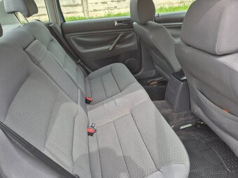 Predám Volkswagen Passat 5.5 1.9 TDI 96kw M6 r.v.2004 - 8