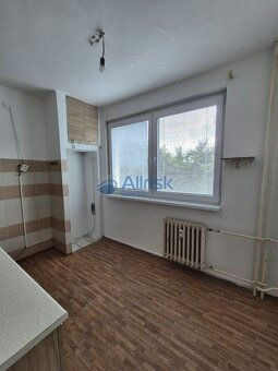 Na predaj 2 izbový byt v centre mesta Šaľa. Pripravený na re - 8