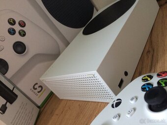 Herná konzola Xbox Series S - 8