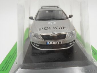 Škoda Octavia III Combi Policie 1/43 - 8