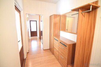 3-izbový byt v obľúbenej lokalite, 75 m2 + loggia - 8