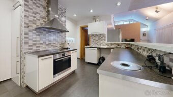 NA PREDAJ VEĽKÝ RODINNÝ DOM SENICA - 8