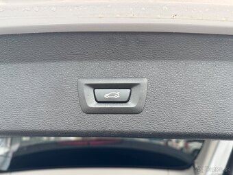 BMW X1 sDrive 18d xLine A/T - 8