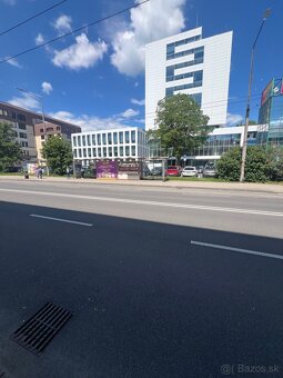 Chces zacat podnikat a hladas napad? Kiosk 24/7 s automatmi - 8