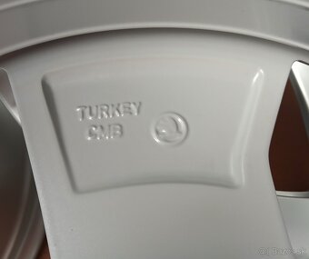Predám nové originál disky ŠKODA R17. - 8