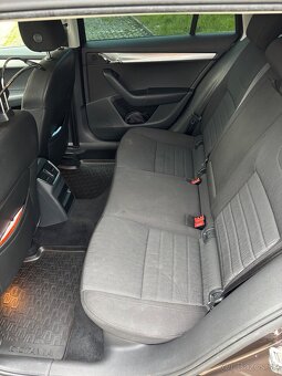 Škoda Octavia Combi 2.0 TDI Business DSG - 8
