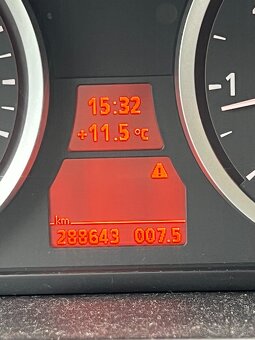 BMW E60 520i - 8