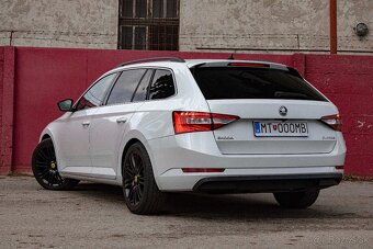 Škoda Superb Combi - 8