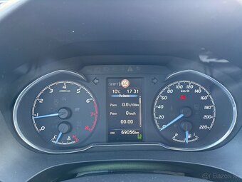 Toyota Yaris 2017 - 8