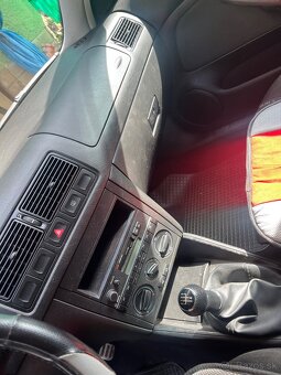 Volkswagen Golf - 8