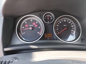 Opel Zafira 1.9 DTL Enjoy - 8