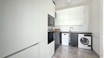 VELKOMETRÁŽNY 1 IZB.AP.BYT-TRNAVSKÁ CESTA,RUŽINOV,BRATISLAVA - 8