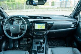 Toyota Hilux DC 2.8 I D-4D Invincible 4x4 A/T - 8