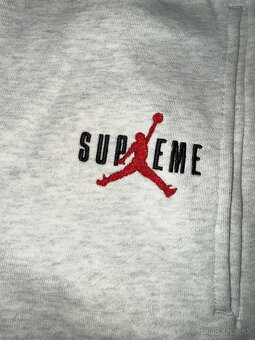 Supreme x Jordan suprava - 8