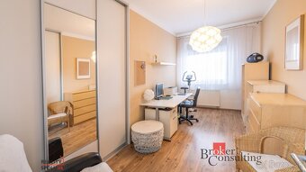 Rodinný dom: 4i-byt s terasou + garsónka, 2x obchodné pries - 8