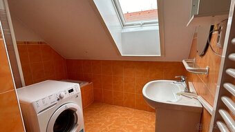 Na prenájom veľký podkrovný 2 izbový byt, balkón, Františkán - 8