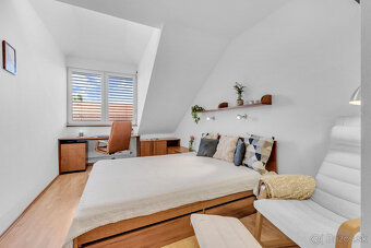 PREDAJ - podkrovný 3-izbový byt na Nivách - 500 bytov, Súťaž - 8