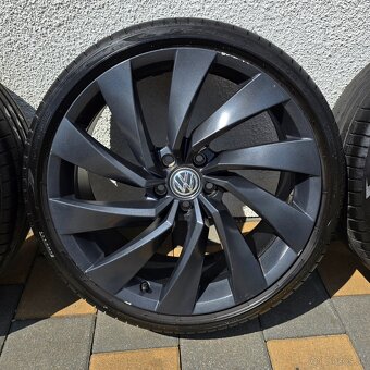 Letné 5x112 VW Rosario Pirelli P Zero 245/35 R20 DOT1823 - 8