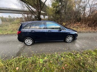 MERCEDES-BENZ B 180 - 8