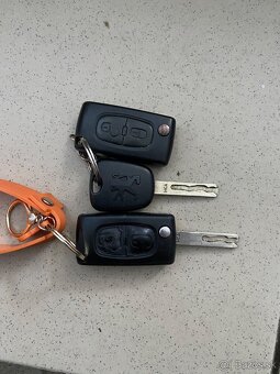 Predám Peugeot 308/110kW 1,6 benzín 1000€ súrne cena pevná. - 8