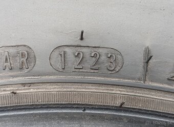 Predám zimné pneumatiky 2 ks NEXEN  215/75 R16 C 116/114 R. - 8