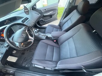 Predám hondu civic 1.8 vtec 8g 2009 - 8