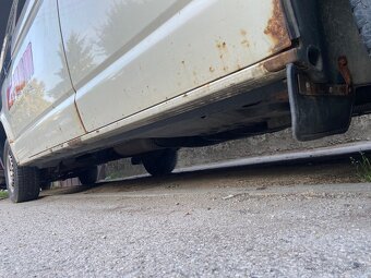 Predám VW Transporter 2.5tdi 96kw - 8