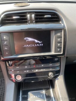 Jaguar F Pace - 8