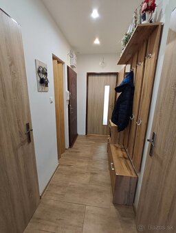 Kompletne zariadený 3-izbový byt s garážou - 8