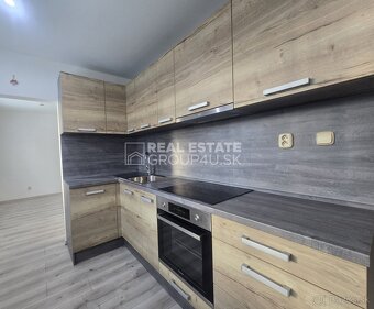 PREDAJ: ZREKONŠTRUOVANÝ 4 IZBOVÝ BYT S VÝMEROU 79 M2 - ul. M - 8