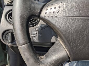 Ford Focus Kombi - spoľahlivé rodinné auto - 8