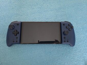 Nintendo Switch OLED + 7 hier + 2x Joy-Con + púzdro – stav a - 8