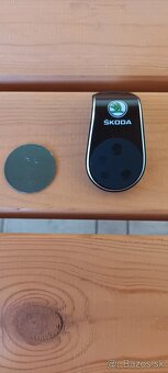 Držiak mobilného telefónu, rôzne farby s logom Škoda - 8