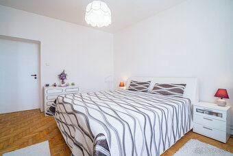 Na predaj dva rodinné domy na jednom pozemku v Krásnohorskom - 8