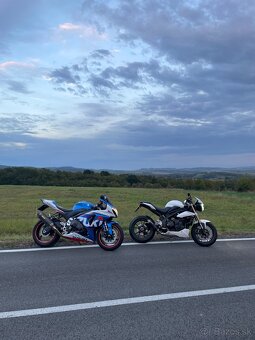 Triumph Speed Triple 1050 R.v 2011 - 8