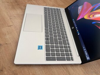/15.6"/HP Notebook/4GB RAM DDR5/128GB NVMe SSD/Intel HD 2GB - 8