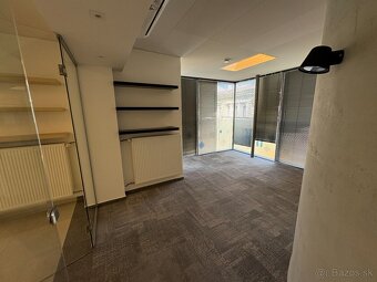 Exkluzívne obchodné priestory - 128 m2 - v centre mesta - 8