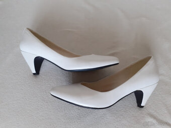 Dámske biele kožené nové lodičky Vagabond č.41 - 8