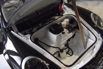 1:18 Porsche 911 - 8