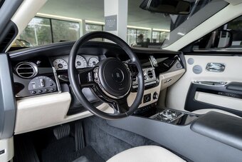 rolls Royce Ghost pronájem vozidla s řidičem - 8