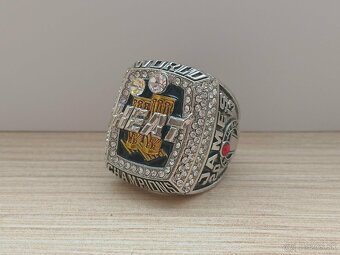 Prstene NBA World Champions - 8
