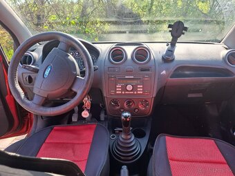 Ford fiesta - 8